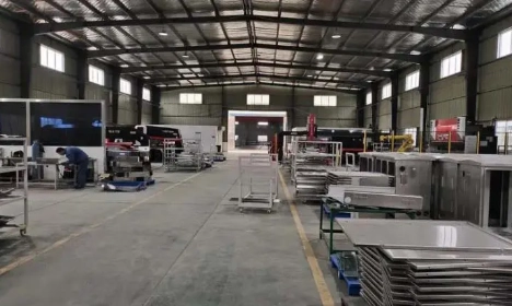 Churrasqueiras a carvão dobráveis ​​com estrutura minimalista