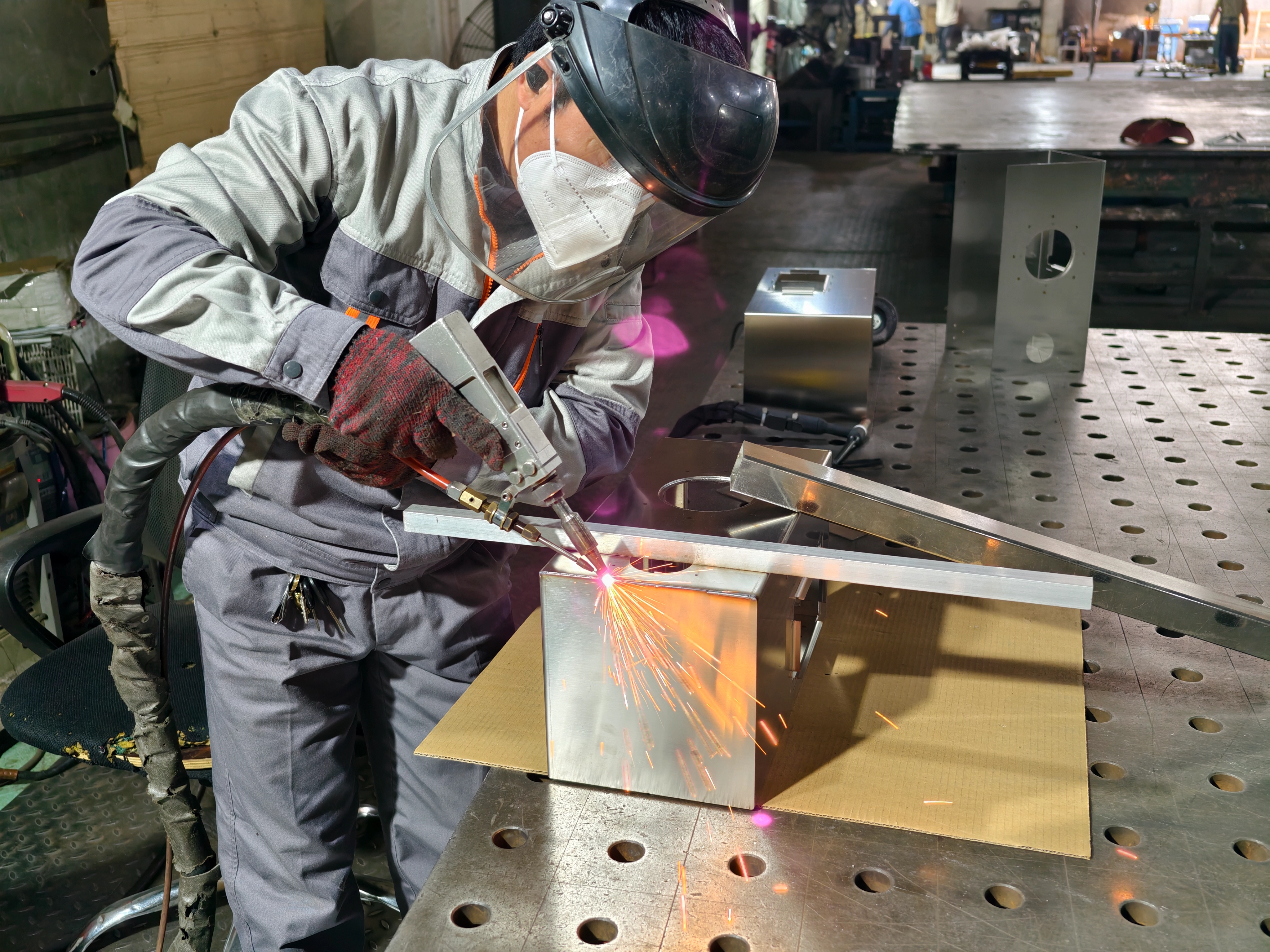 A INBESTCAMP personalizou um lote de fogões de tenda em aço inoxidável 304 para um cliente iraquiano. A INBESTCAMP personalizou um lote de fogões de tenda em aço inoxidável 304 para um cliente iraquiano.