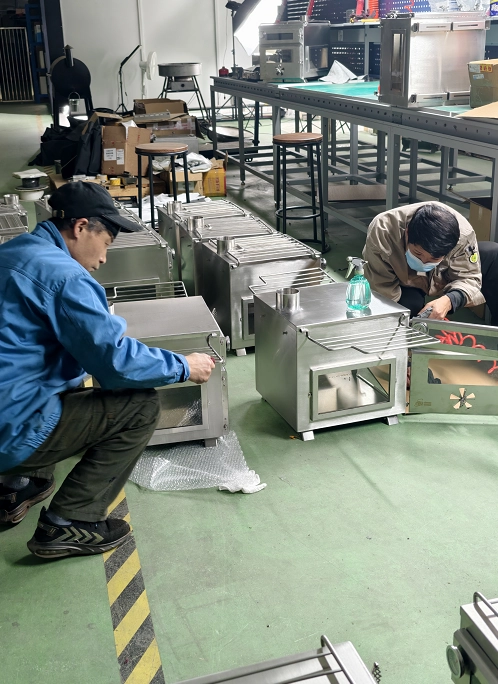 Fluxo de trabalho eficiente para remessas globais na INBESTCAMP, fabricante de equipamentos para camping e cozinha ao ar livre.